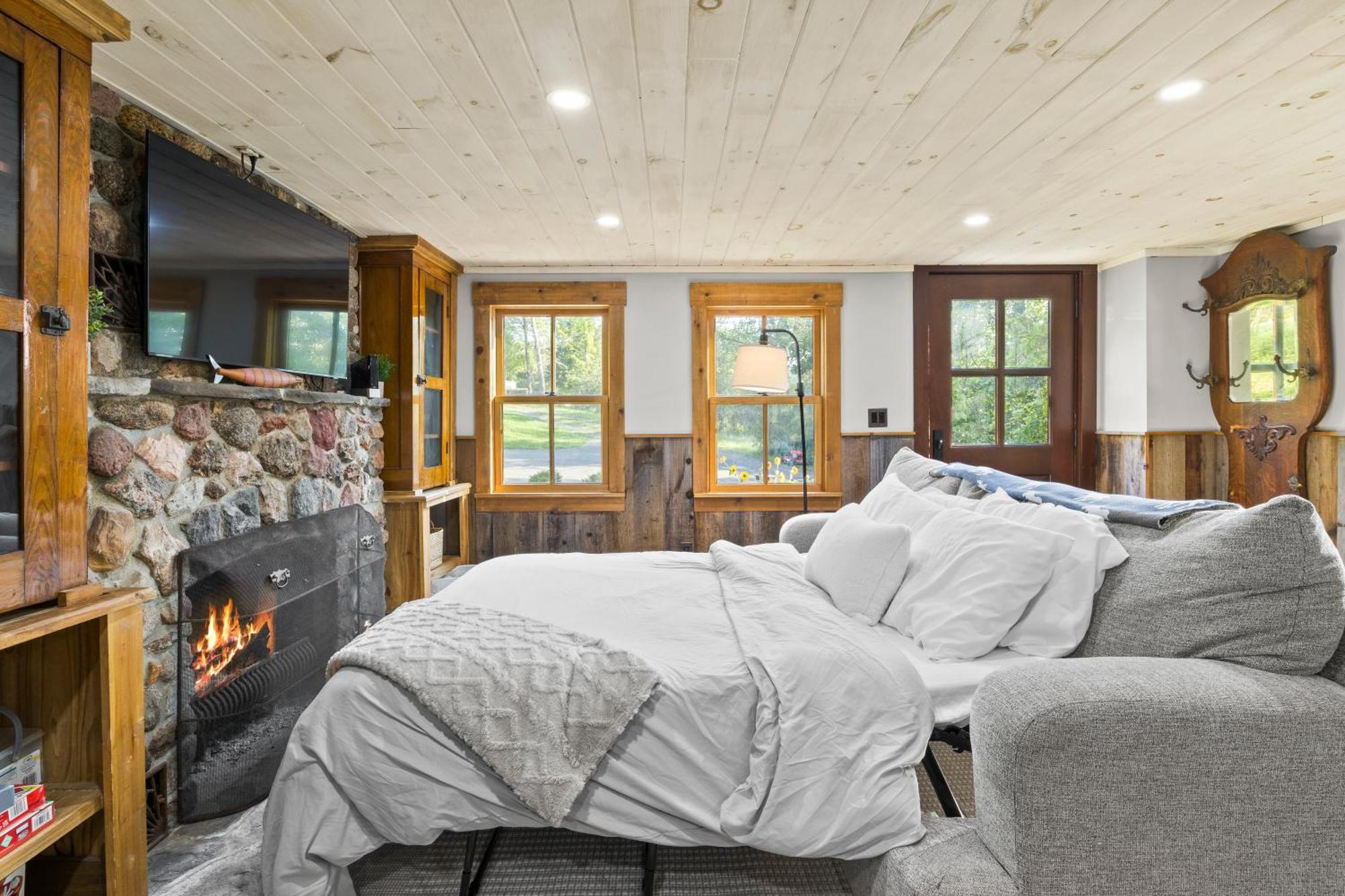 Cozy Two Bedroom Home On Canandaigua Lake Rushville Exterior foto